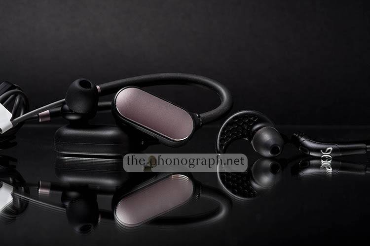 Xiaomi Mi Sports Bluetooth Headphones vs Jaybird Freedom Wireless Bluetooth Headphones