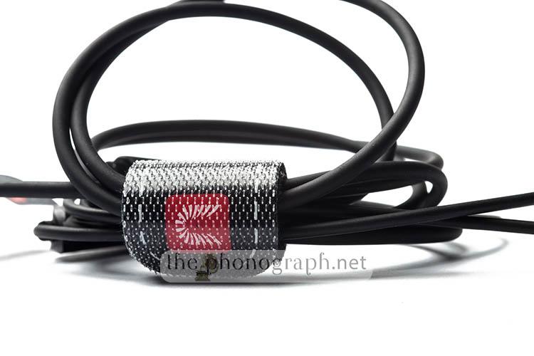UiiSii T8s - Cable