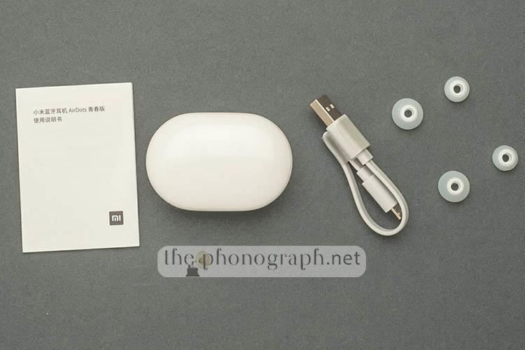 Xiaomi Mi AirDots Basic TWSEJ02LM accessories