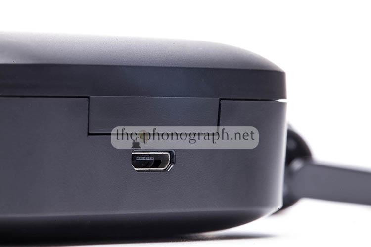 QCY T3 case charging port