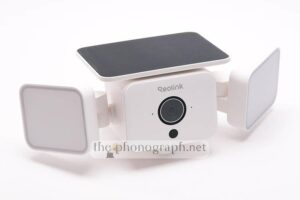 REOLINK Solar Floodlight Security Camera